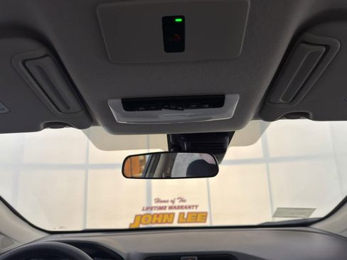 New 2025 Nissan Versa SR w/ Trunk Package image 19