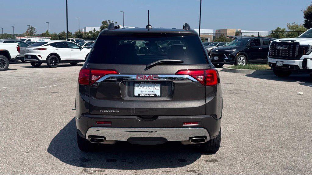 Used 2019 GMC Acadia Denali w/ Technology Package FWD image 3