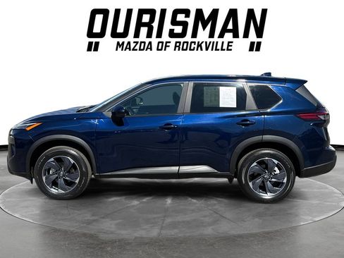 Used 2024 Nissan Rogue SV FWD image 3