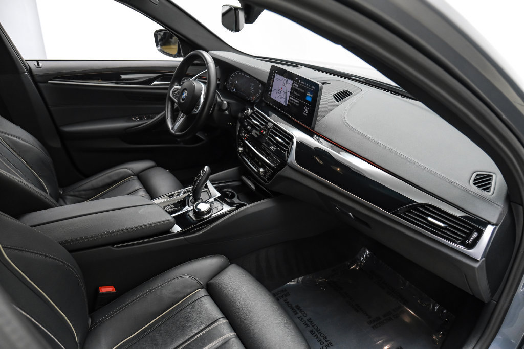 Used 2023 BMW M550i xDrive w/ Executive Package AWD/4WD image 15