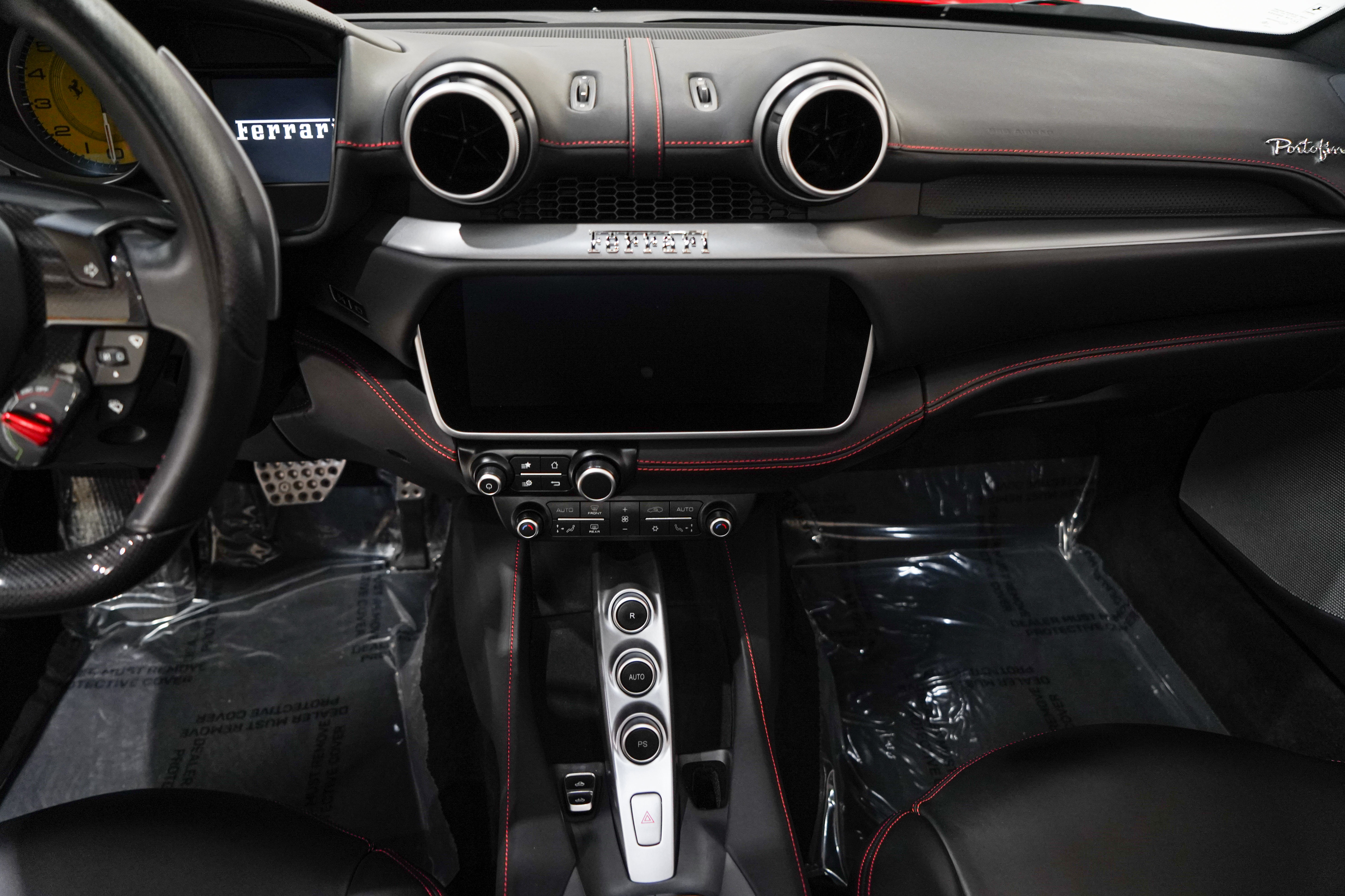 Used 2019 Ferrari Portofino RWD image 12