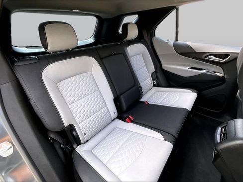 Used 2020 Chevrolet Equinox LS FWD image 17