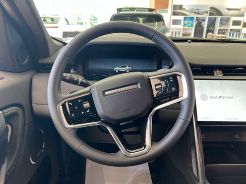 Used 2025 Land Rover Discovery Sport Dynamic SE image 9