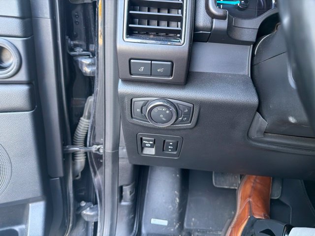 Used 2021 Ford Expedition Limited AWD/4WD image 32