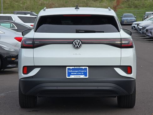 Used 2023 Volkswagen ID.4 2WD image 4