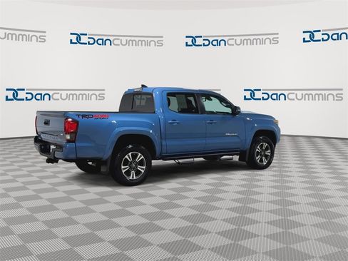 Used 2019 Toyota Tacoma TRD Off-Road image 8