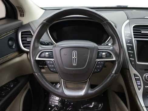 Used 2019 Lincoln Nautilus Reserve FWD image 31