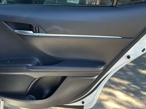 Used 2021 Toyota Camry LE image 22