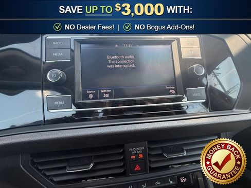 Used 2024 Volkswagen Jetta SE w/ Panoramic Sunroof Package FWD image 31