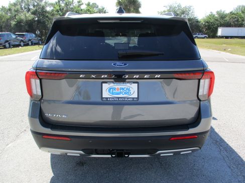 New 2025 Ford Explorer Active w/ Active Comfort Package image 6