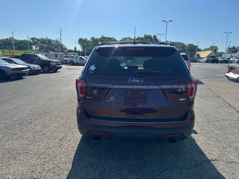 Used 2018 Ford Explorer XLT w/ Equipment Group 202A AWD/4WD image 6