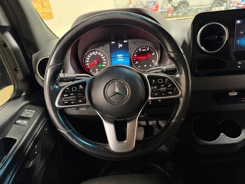 Used 2022 Mercedes-Benz Sprinter 2500 image 43