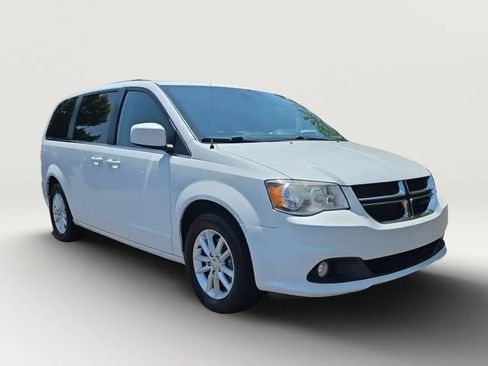 Used 2018 Dodge Grand Caravan SXT FWD image 3