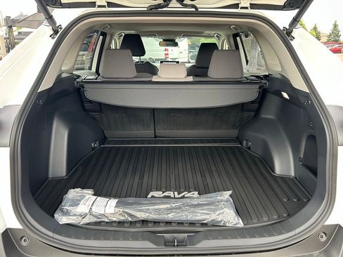 Used 2025 Toyota RAV4 XLE w/ Convenience Package image 48
