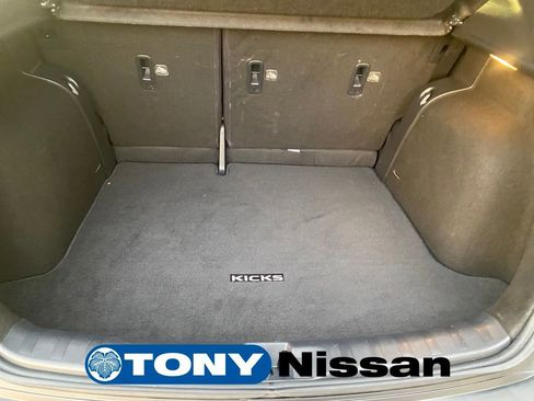 Used 2018 Nissan Kicks SR image 29