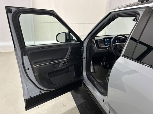 Used 2024 Rivian R1S Adventure AWD/4WD image 16