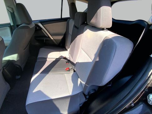 Used 2015 Toyota RAV4 LE FWD image 21
