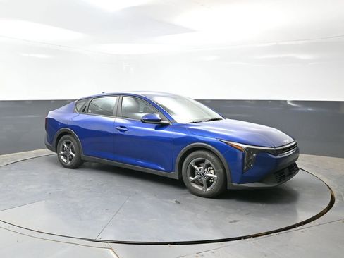 Used 2025 Kia K4 FWD image 3