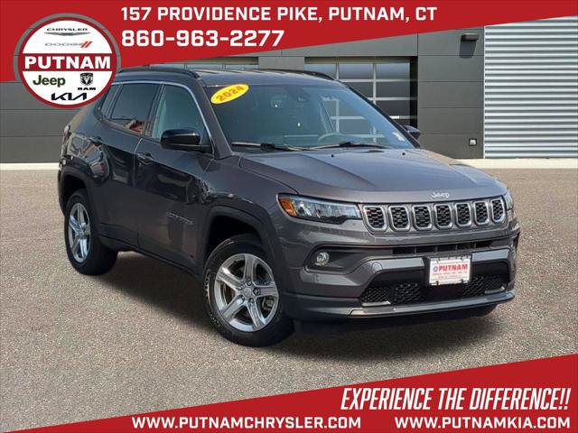 Certified 2024 Jeep Compass Latitude w/ Convenience Group AWD/4WD image 1