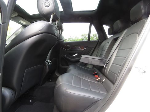 Used 2019 Mercedes-Benz GLC 300 4MATIC image 20