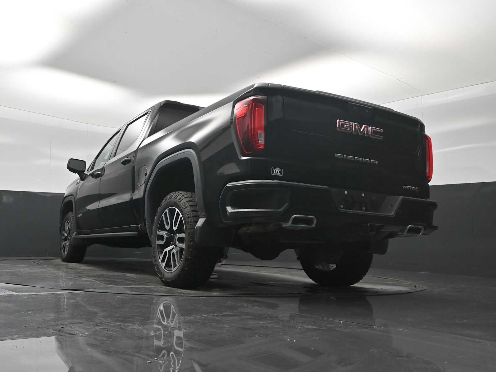 Used 2025 GMC Sierra 1500 AT4 w/ AT4 Premium Package AWD/4WD image 22