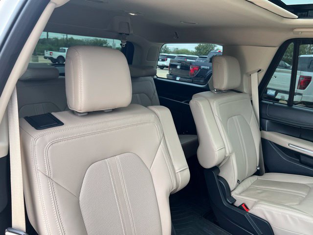 Used 2023 Ford Expedition Limited AWD/4WD image 24