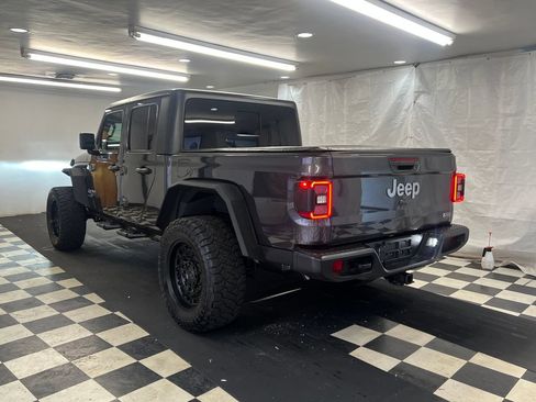 Used 2020 Jeep Gladiator Overland AWD/4WD image 10