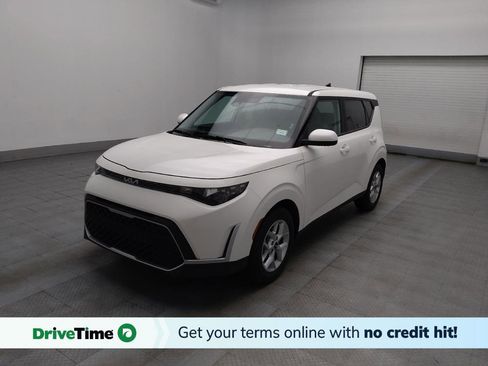Used 2025 Kia Soul LX image 1