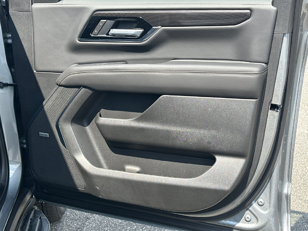 Used 2026 GMC Yukon Elevation RWD image 14