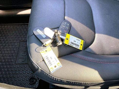 Certified 2021 Jeep Cherokee Trailhawk w/ Sun, Sound & Nav Group image 33