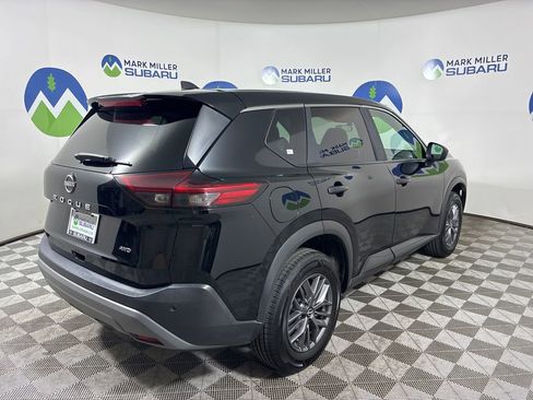 Used 2023 Nissan Rogue S AWD/4WD image 10