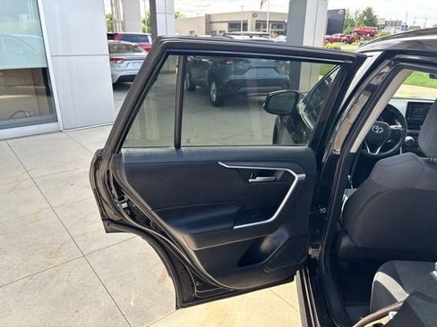 Used 2019 Toyota RAV4 XLE w/ Convenience Package AWD/4WD image 28