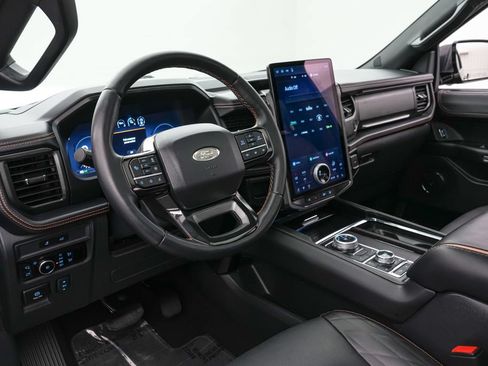 Certified 2024 Ford Expedition Platinum AWD/4WD image 15