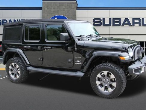 Used 2018 Jeep Wrangler Unlimited Sahara AWD/4WD image 11