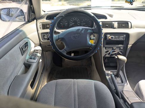Used 2000 Toyota Camry FWD image 16