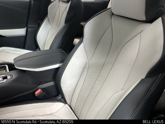Used 2025 Lexus TX 500h AWD w/ Technology Package image 18