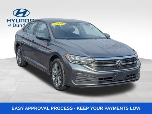 Used 2024 Volkswagen Jetta SE FWD image 7