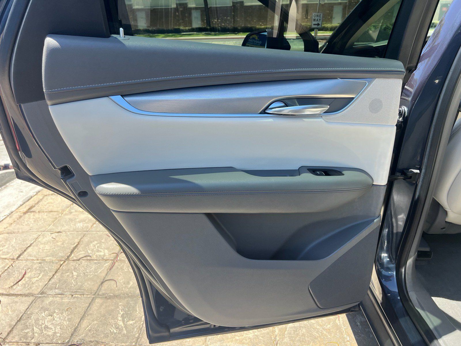 Used 2018 Cadillac XT5 Luxury w/ Driver Awareness Package AWD/4WD image 34