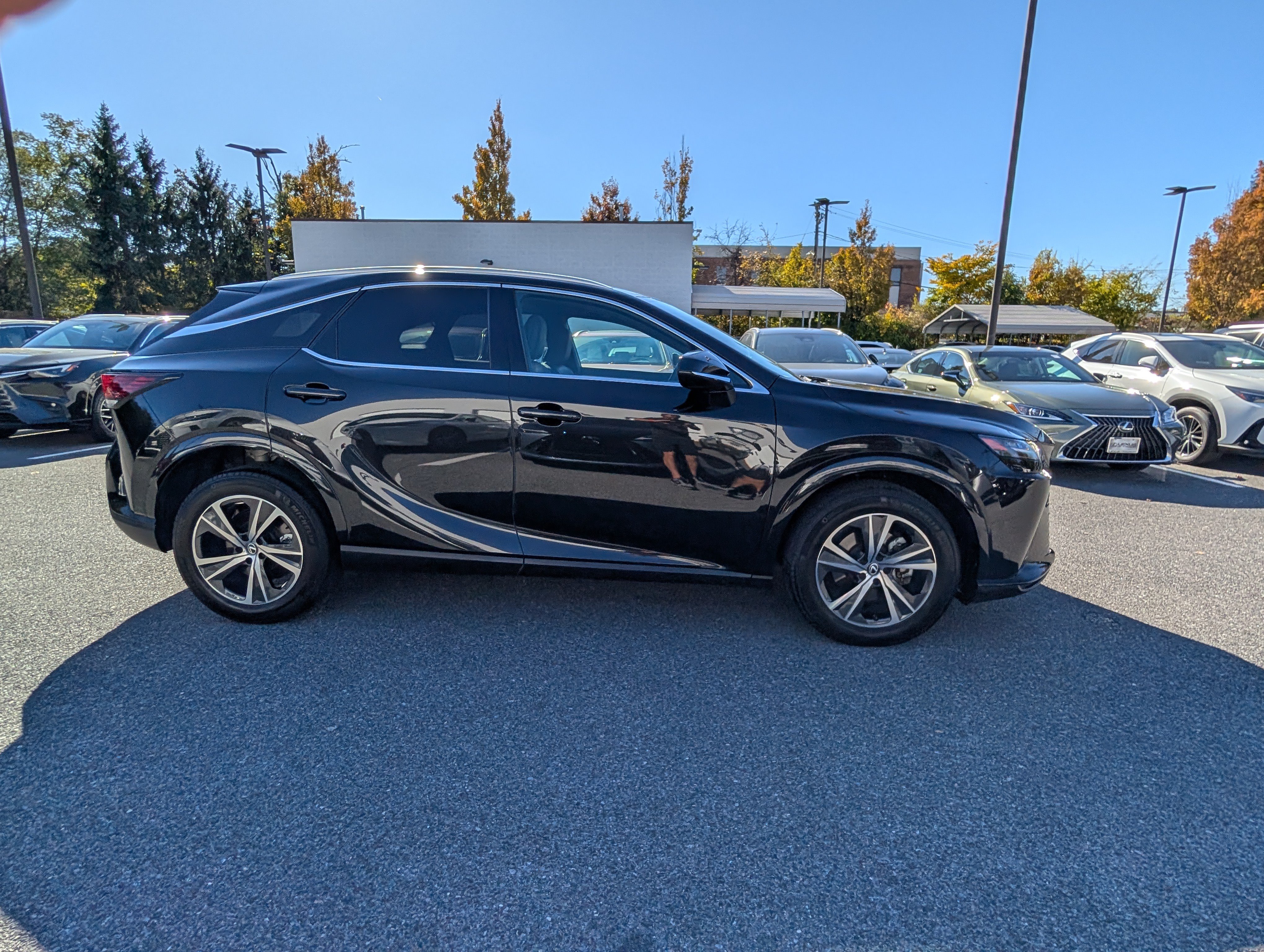 Used 2024 Lexus RX 350 Premium w/ Accessory Package (Z1) AWD/4WD image 2