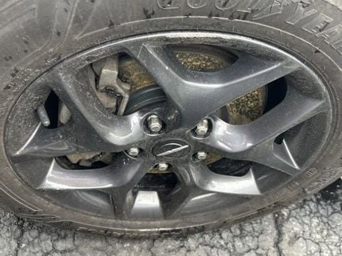 Used 2018 Chrysler Pacifica Limited image 8