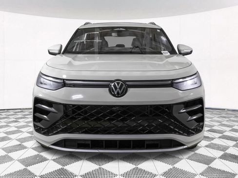 New 2026 Volkswagen Tiguan SEL R-Line image 8