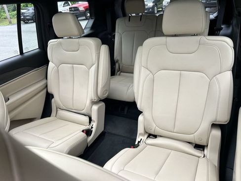 Used 2023 Jeep Grand Cherokee L Limited AWD/4WD image 23