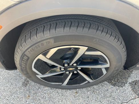 Used 2025 Chevrolet Equinox EV LT FWD image 21