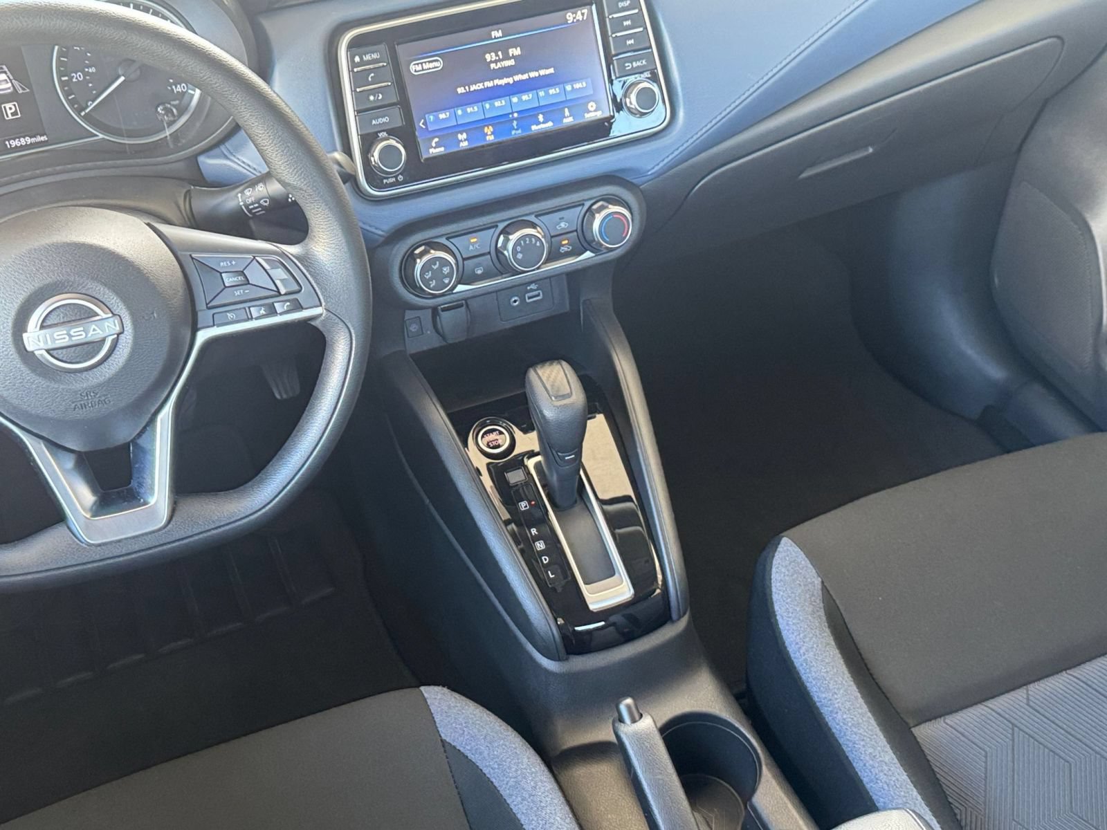 Used 2025 Nissan Versa SV FWD image 39