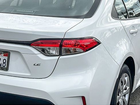 Certified 2025 Toyota Corolla LE image 9
