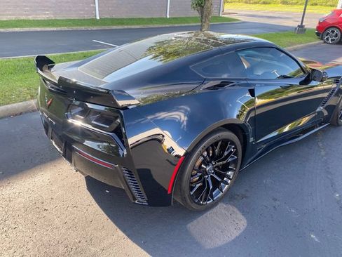 Used 2016 Chevrolet Corvette Z06 w/ 3LZ Preferred Equipment Group RWD image 25