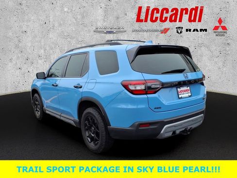 Used 2024 Honda Pilot TrailSport image 4
