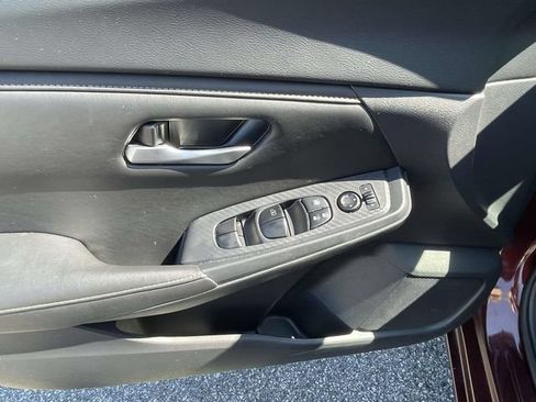 Used 2025 Nissan Sentra SV FWD image 16
