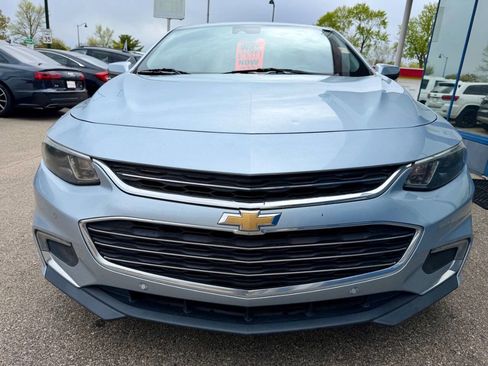 Used 2017 Chevrolet Malibu LT w/ Driver Confidence Package FWD image 5