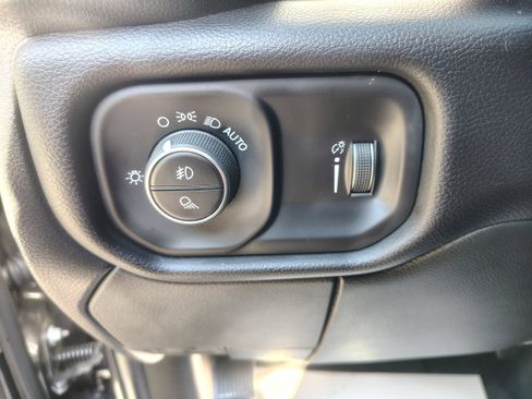 Certified 2025 RAM 2500 Big Horn AWD/4WD image 24